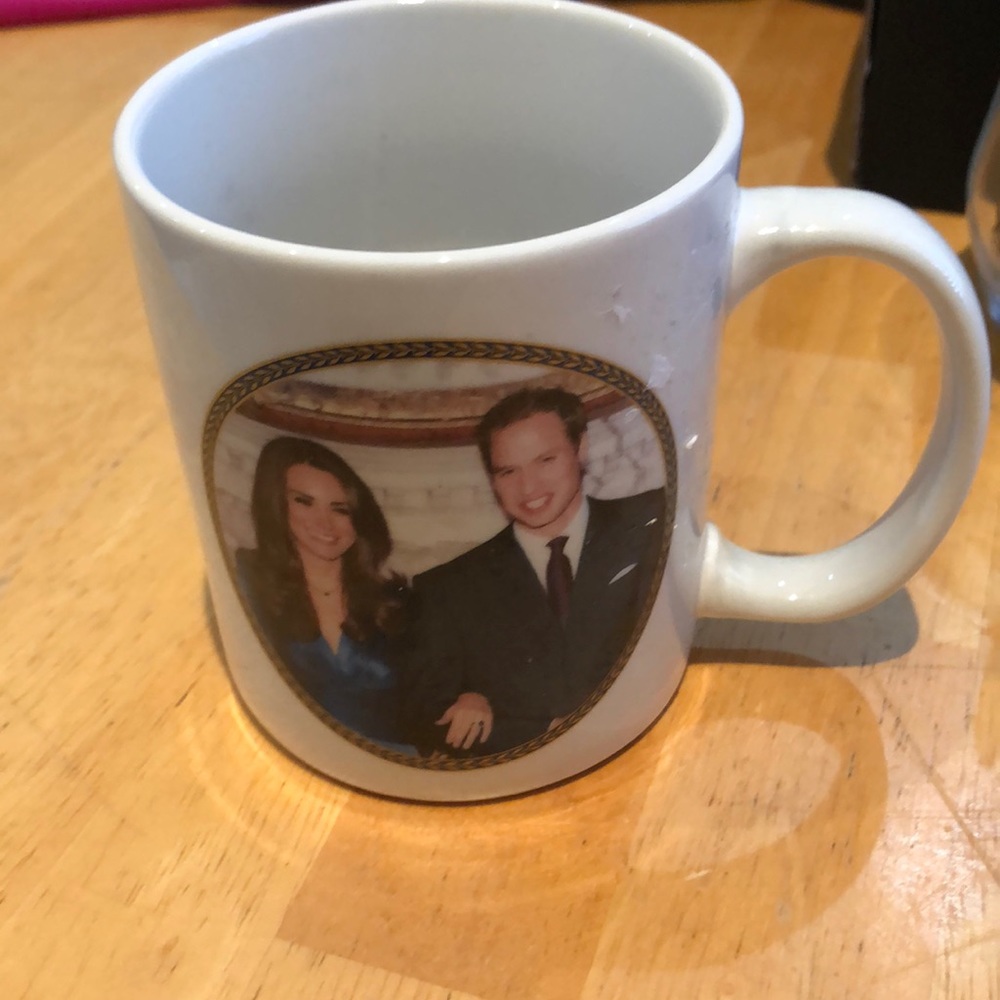 ☕️ Kate and William commemorative mug